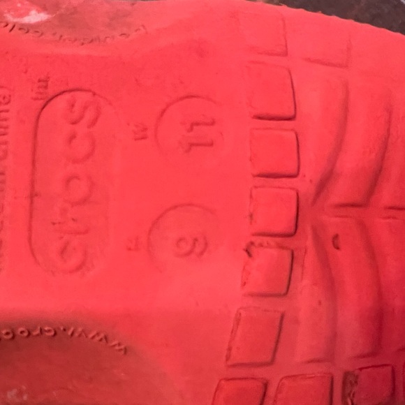 CROCS Classic Red Size 9M 11 W - Picture 9 of 9